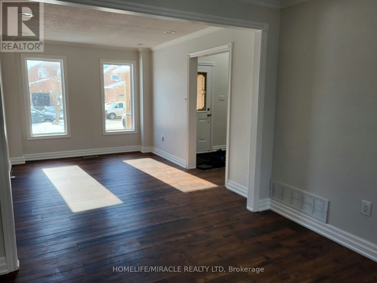 26 Brushwood Crescent, Barrie, ON, L4N 7G6 - 2