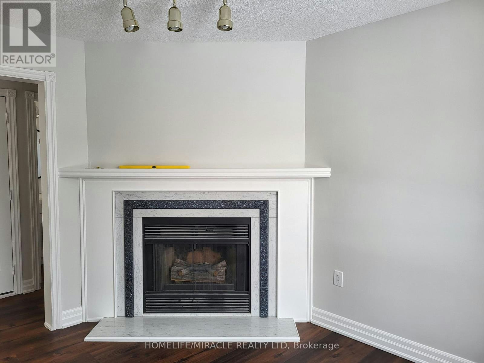 26 Brushwood Crescent, Barrie, ON, L4N 7G6 - 3
