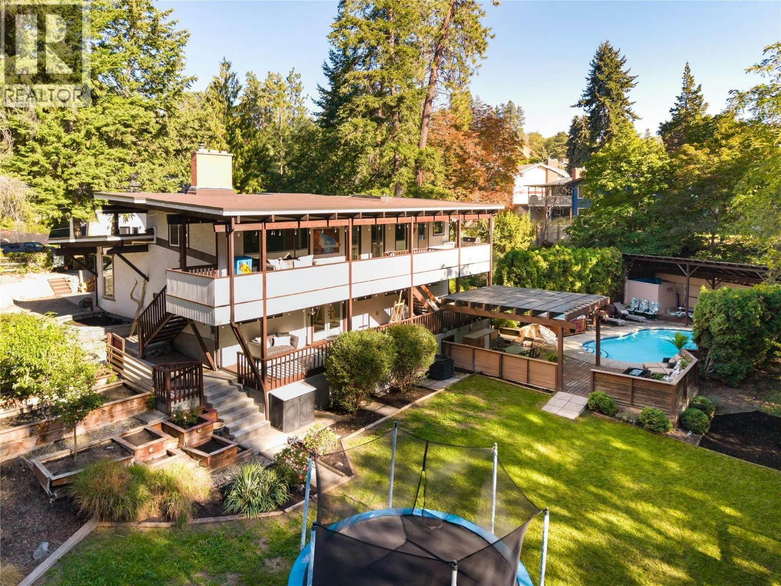 2475 Dunsmuir Road, Kelowna, BC, V1W 2V2