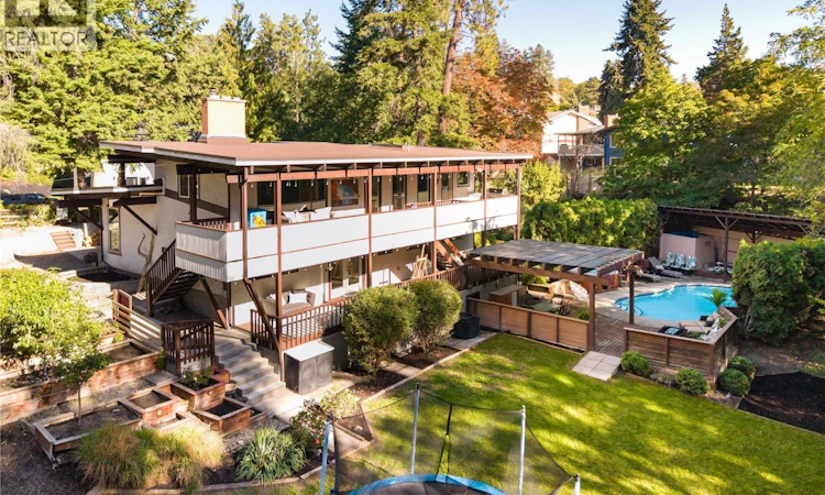 2475 Dunsmuir Road