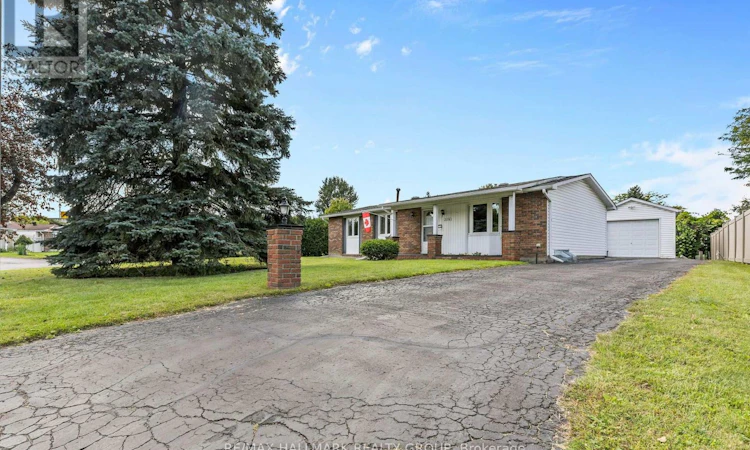 2376 Blackstone Crescent