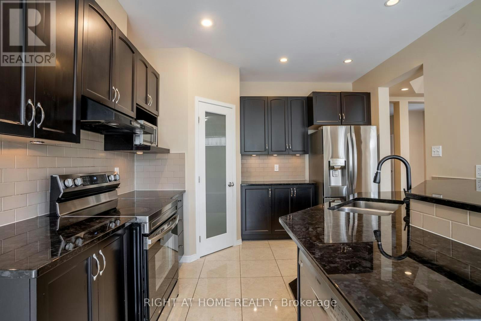 310 Kippen Place, Ottawa, ON, K2J 0N9 - 7
