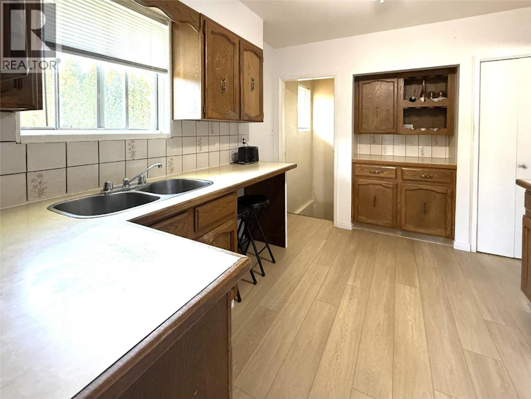 1359 Hamilton Street, Kamloops, BC, V2B 2V3 - 3