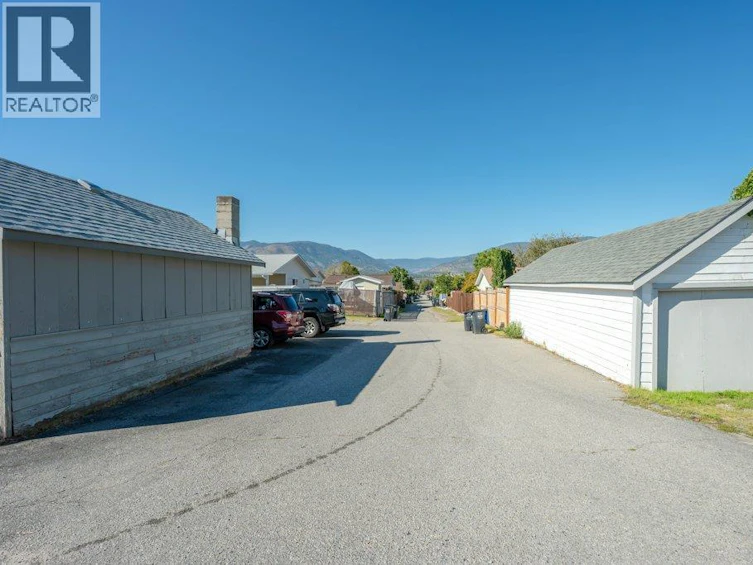 584 Edna Avenue, Penticton, BC, V2A 2M2 - 56