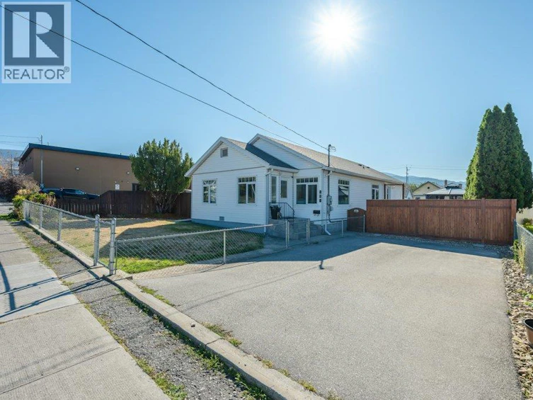 584 Edna Avenue, Penticton, BC, V2A 2M2 - 2
