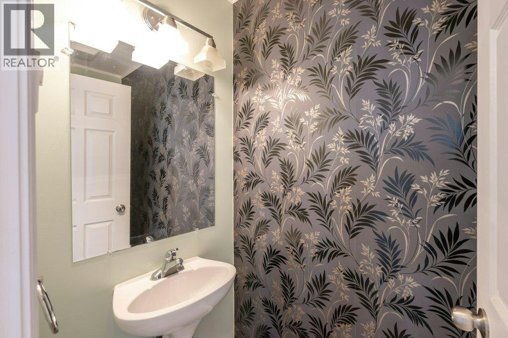 584 Edna Avenue, Penticton, BC, V2A 2M2 - 23