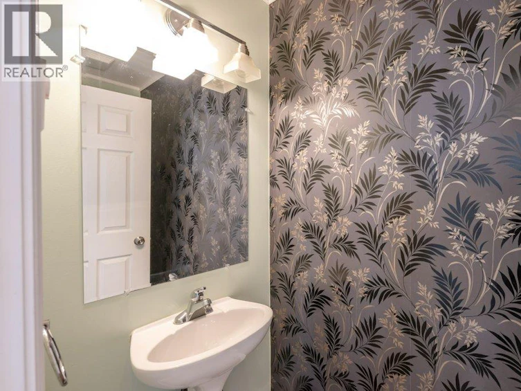 584 Edna Avenue, Penticton, BC, V2A 2M2 - 23