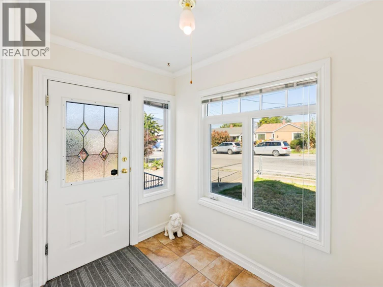 584 Edna Avenue, Penticton, BC, V2A 2M2 - 3