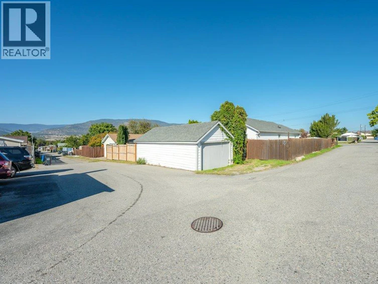 584 Edna Avenue, Penticton, BC, V2A 2M2 - 54
