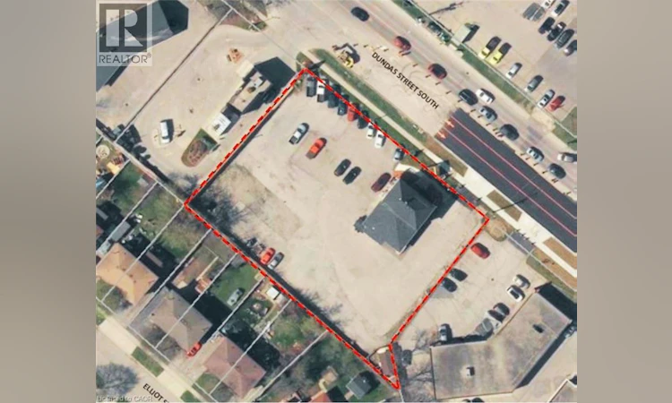 200 Dundas Street S