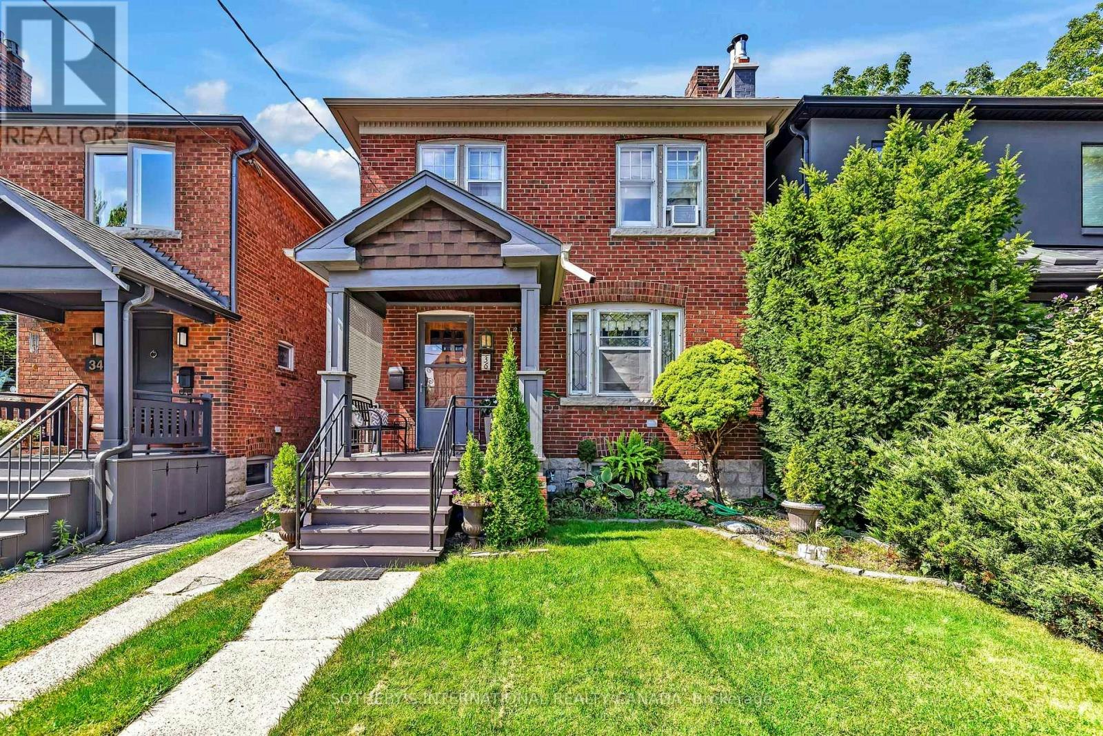 36 Hadley Road, Toronto, ON, M4S 2N9