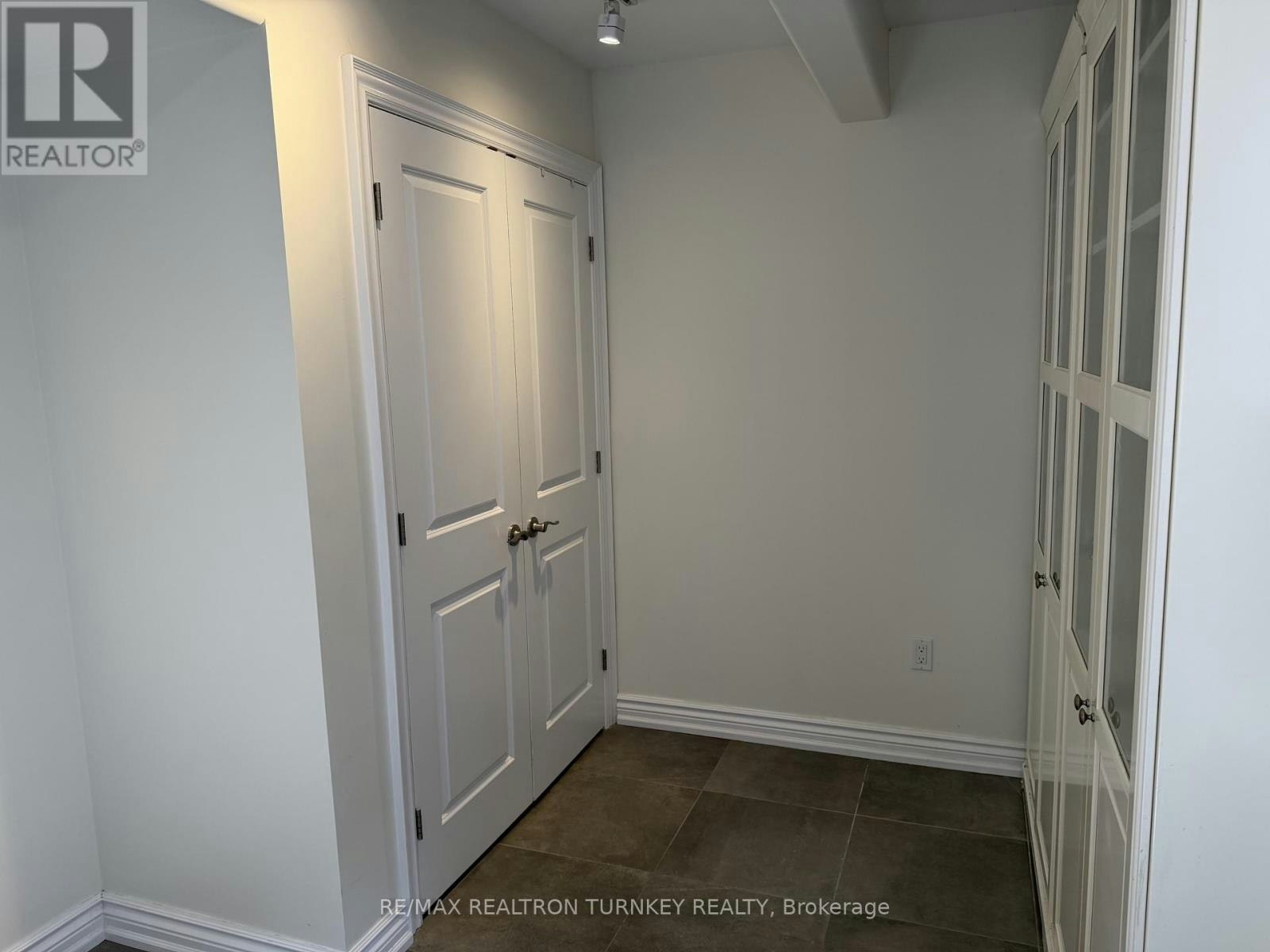 LOWER-310 Queen Street, Newmarket, ON, L3Y 2G4 - 8