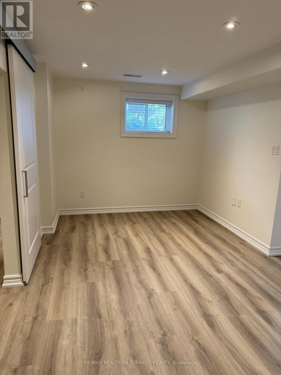 LOWER-310 Queen Street, Newmarket, ON, L3Y 2G4 - 24