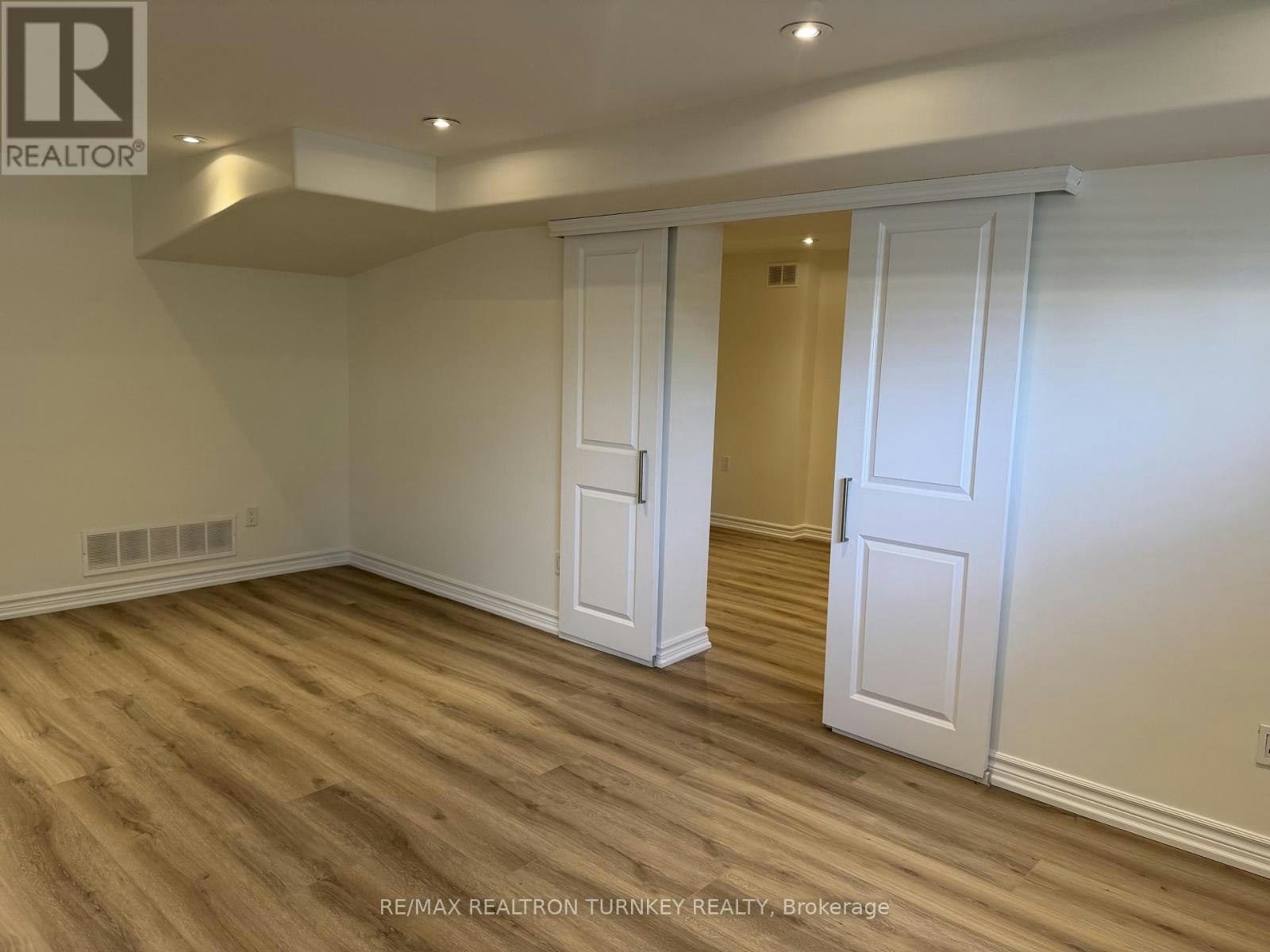 LOWER-310 Queen Street, Newmarket, ON, L3Y 2G4 - 15