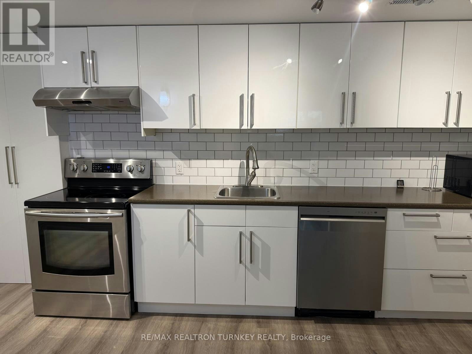 LOWER-310 Queen Street, Newmarket, ON, L3Y 2G4 - 11