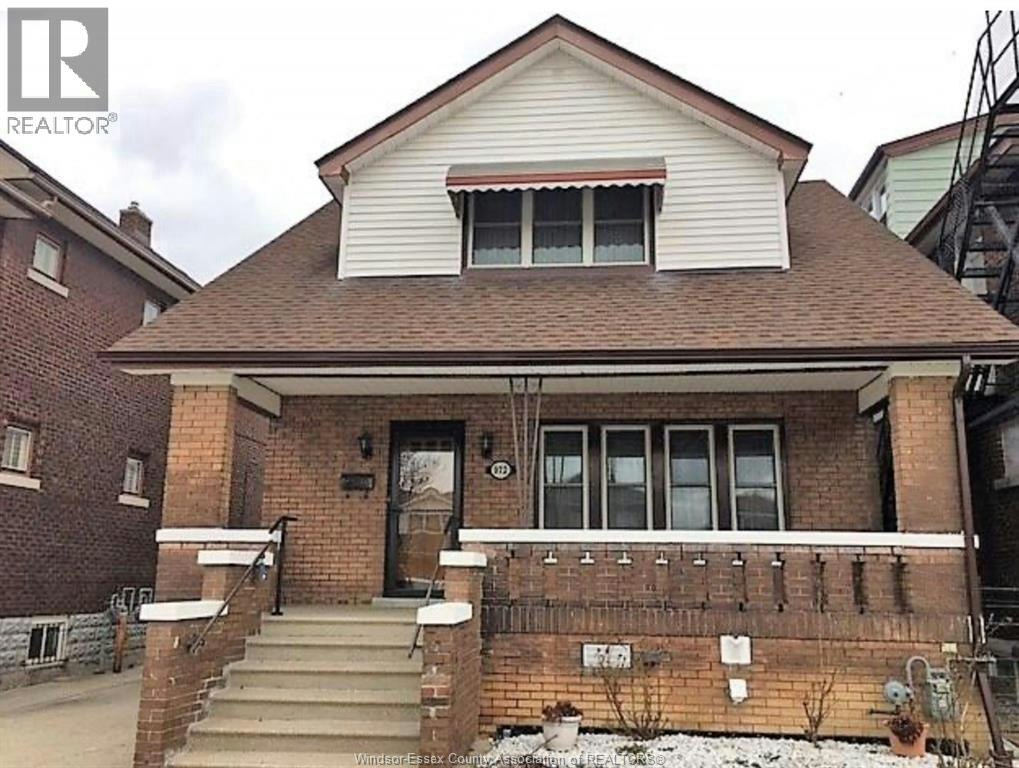 972 Parent, Windsor, ON, N9A 2E3