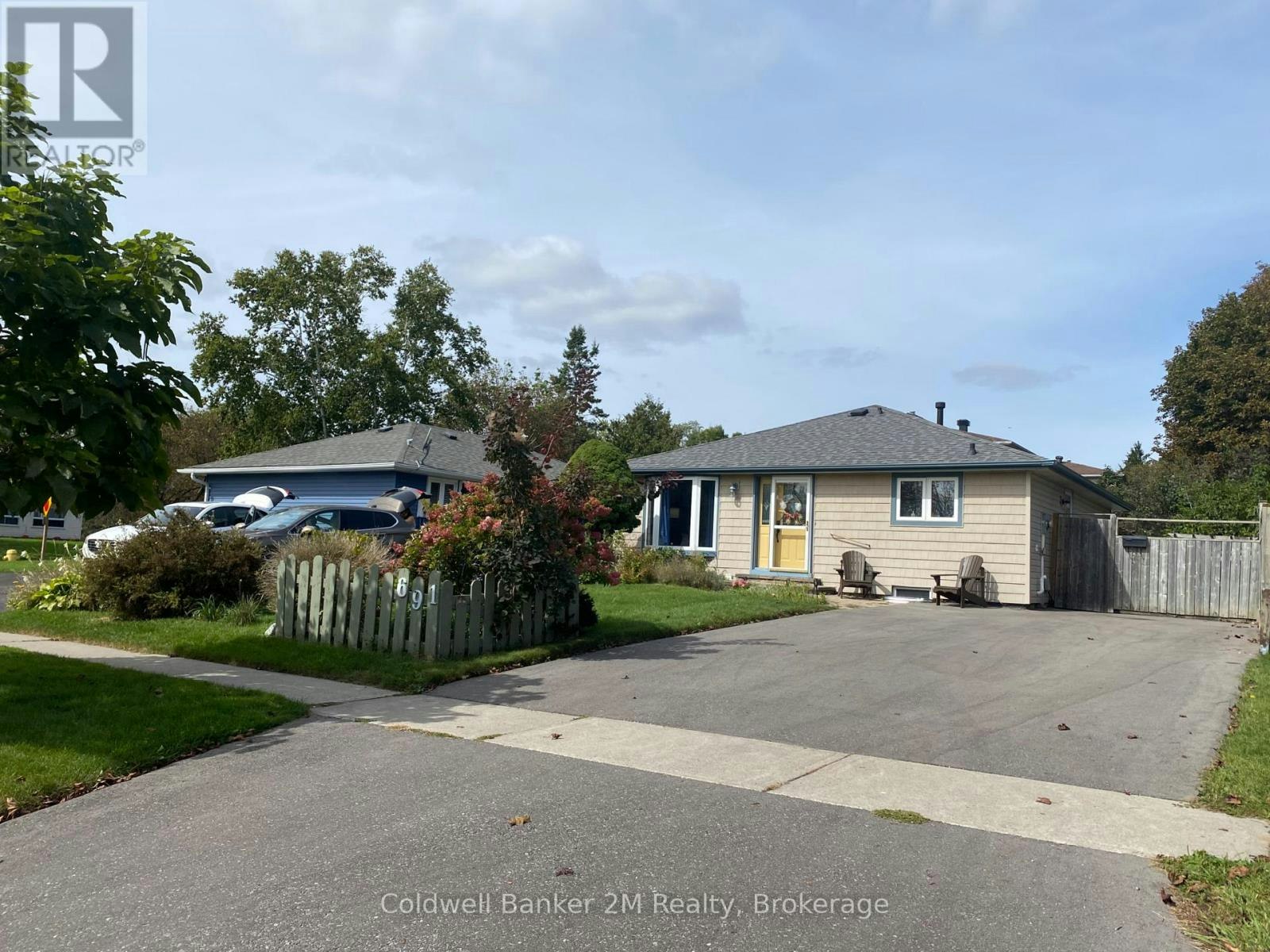 691 Wesley Drive, Oshawa, ON, L1H 7X6 - 2
