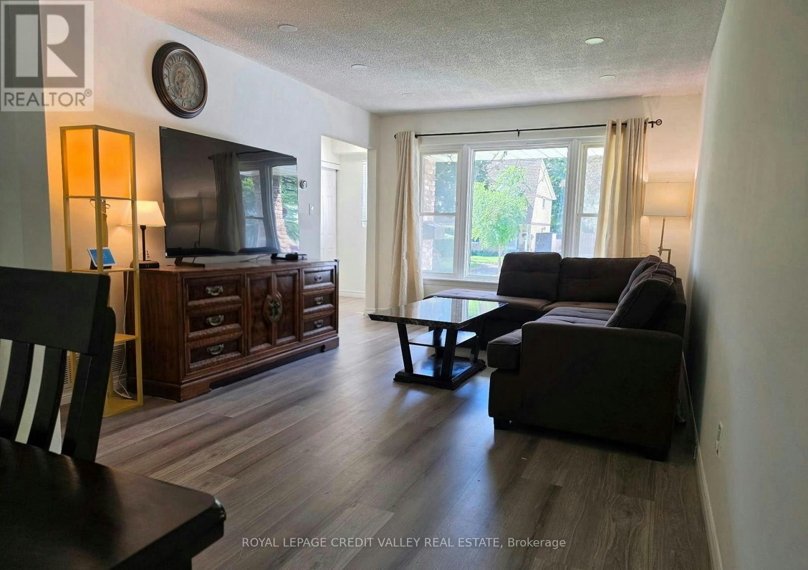 531 Camelot Drive, Oshawa, ON, L1K 1K3 - 8