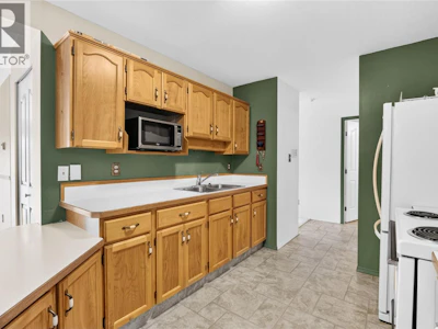 204-133 Winnipeg Street - 3