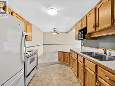 204-133 Winnipeg Street - 4