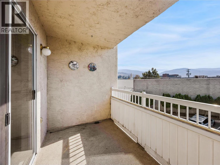 204-133 Winnipeg Street, Penticton, BC, V2A 6L2 - 19