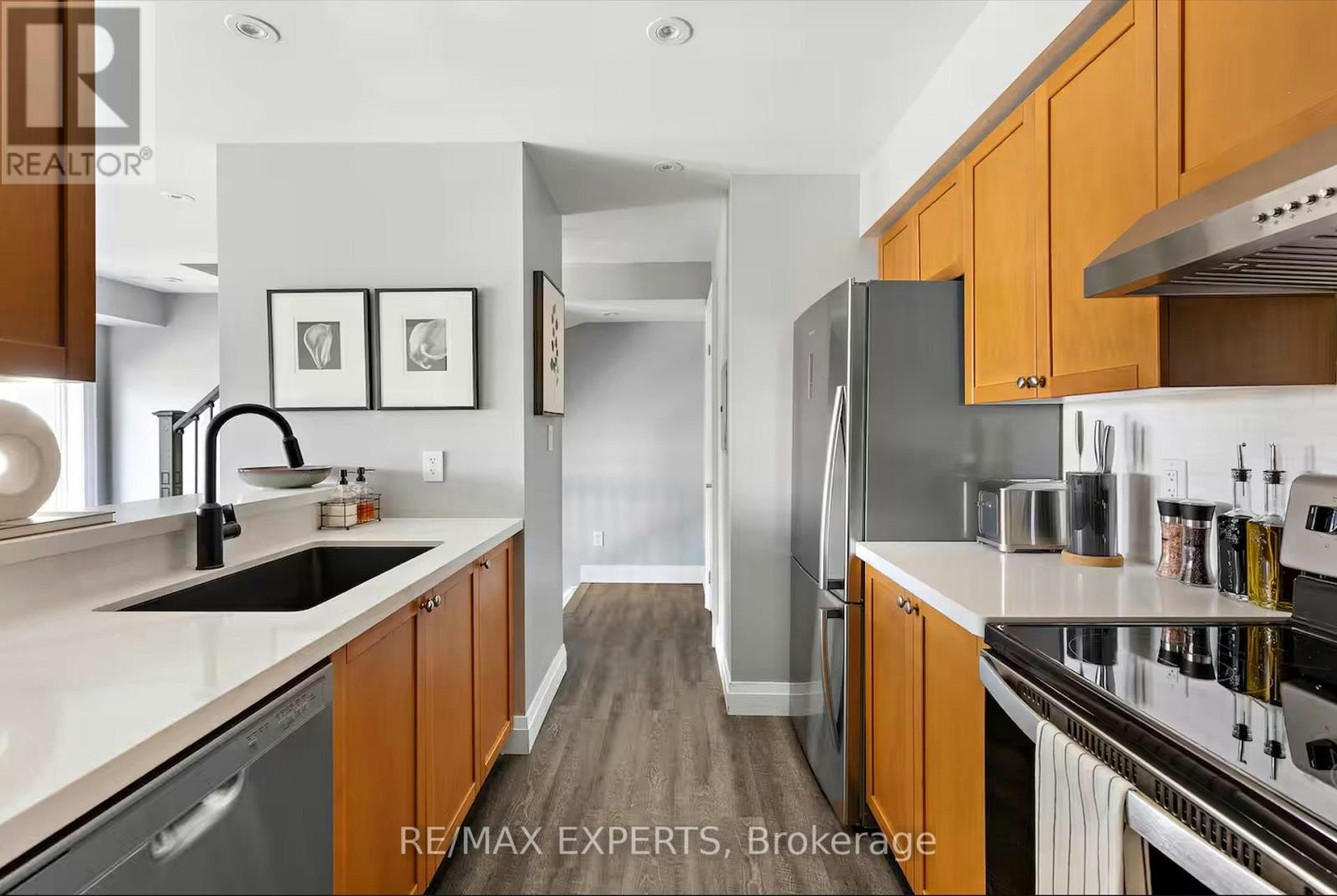 44-30 Turntable Crescent, Toronto, ON, M6H 4K9 - 7