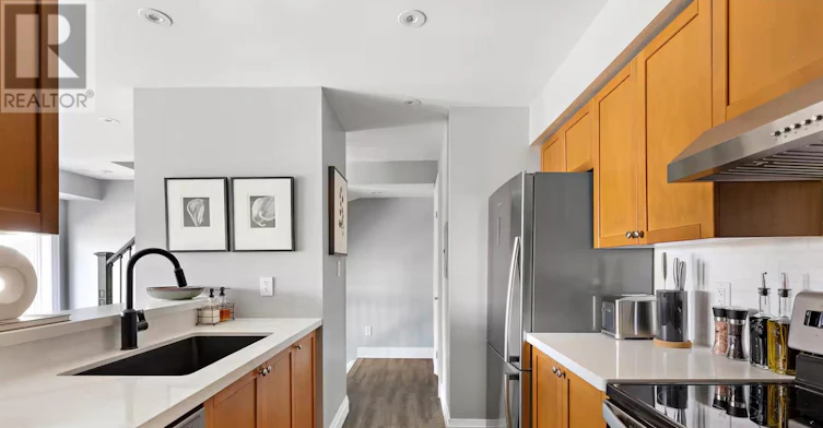 44-30 Turntable Crescent, Toronto, ON, M6H 4K9 - 7