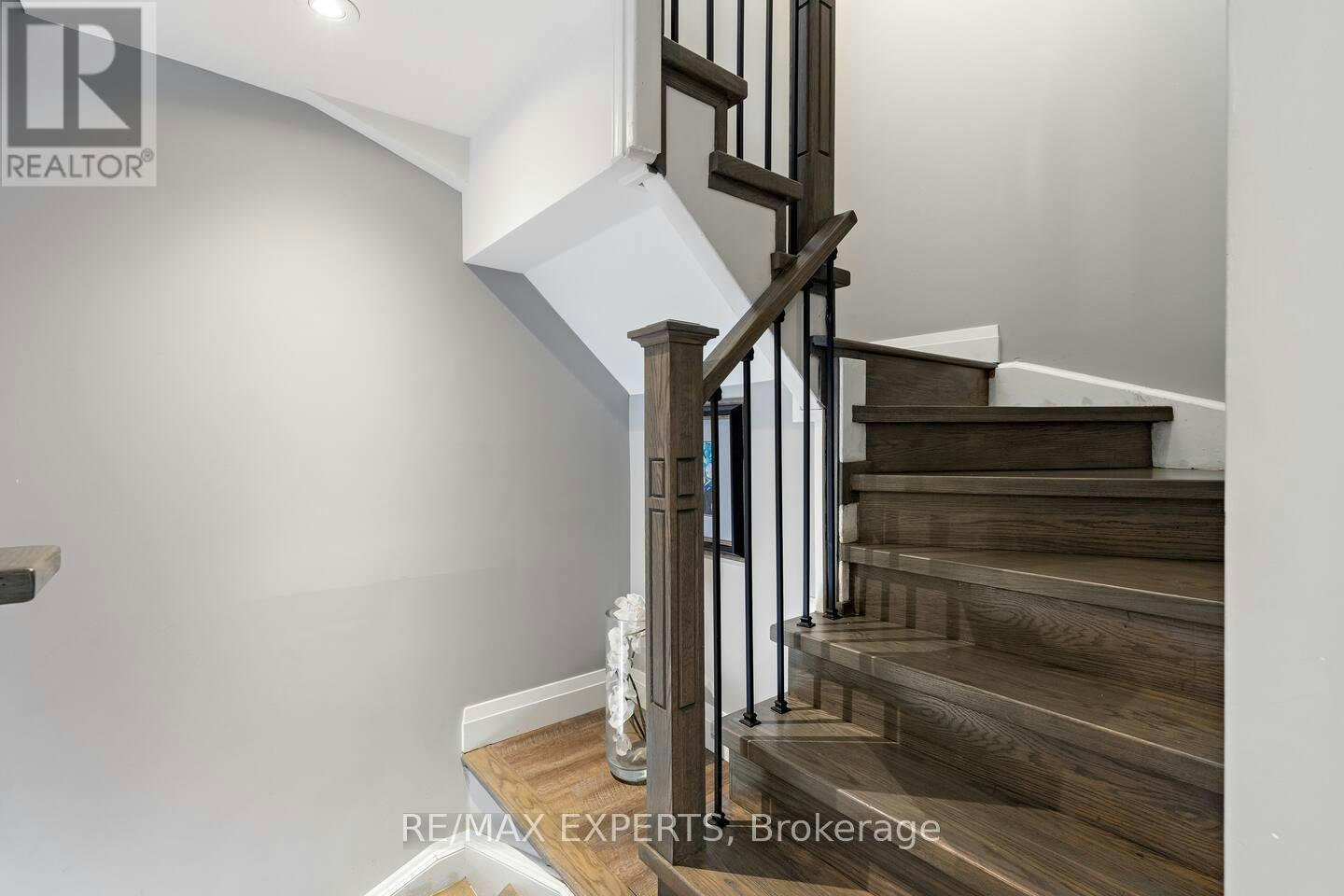 44-30 Turntable Crescent, Toronto, ON, M6H 4K9 - 16