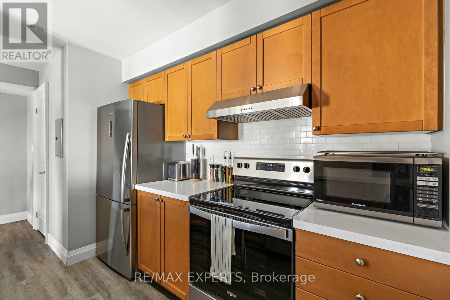 44-30 Turntable Crescent, Toronto, ON, M6H 4K9 - 8