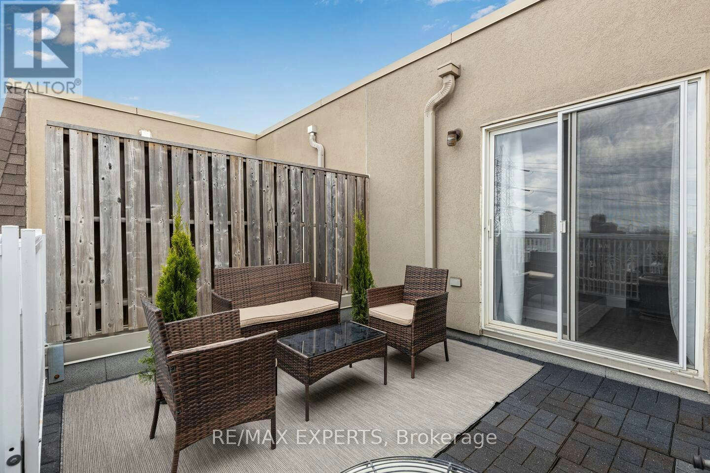 44-30 Turntable Crescent, Toronto, ON, M6H 4K9 - 27