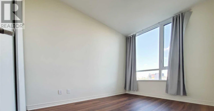 217-339 Rathburn Road W, Mississauga, ON, L5B 0K6 - 11