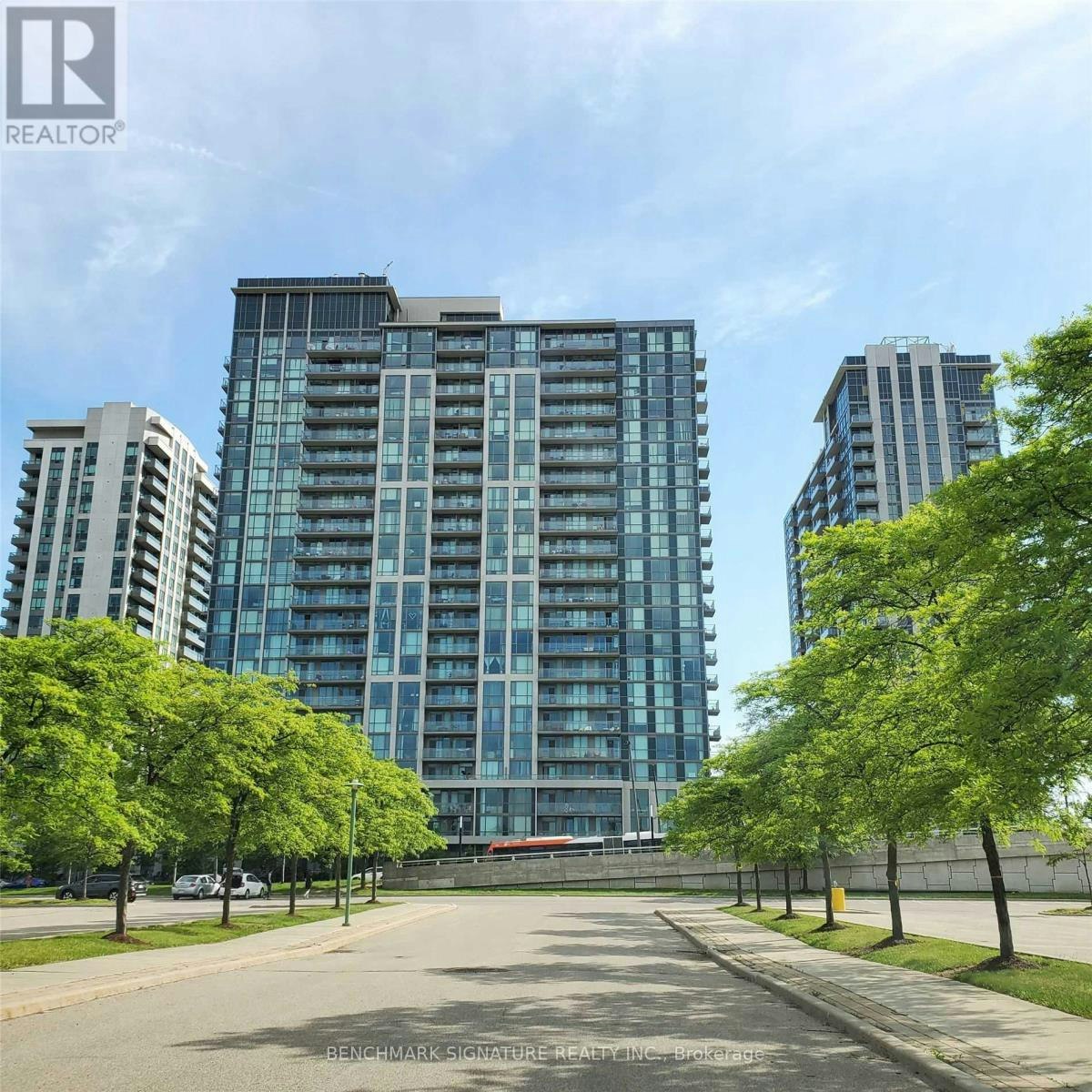 217-339 Rathburn Road W, Mississauga, ON, L5B 0K6