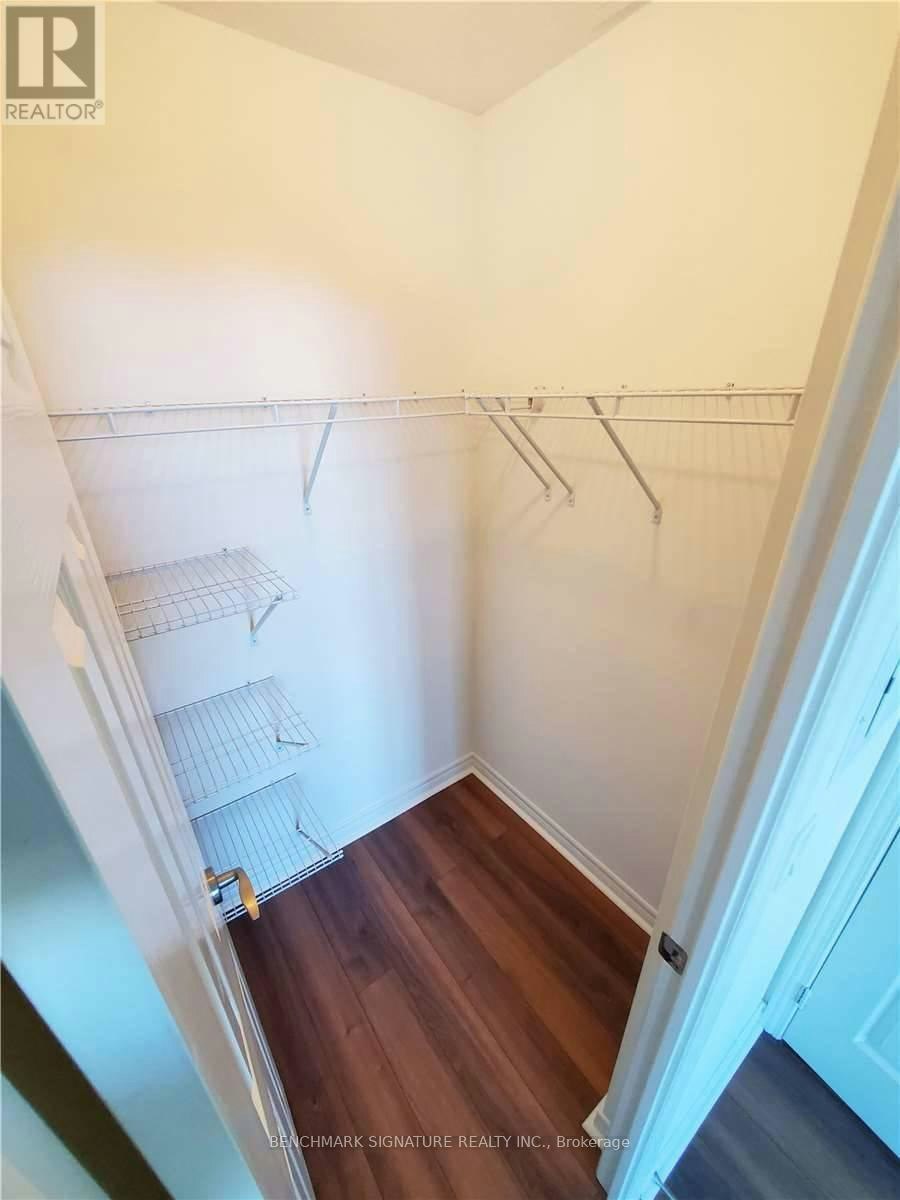 217-339 Rathburn Road W, Mississauga, ON, L5B 0K6 - 9