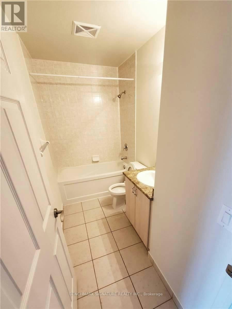 217-339 Rathburn Road W, Mississauga, ON, L5B 0K6 - 3