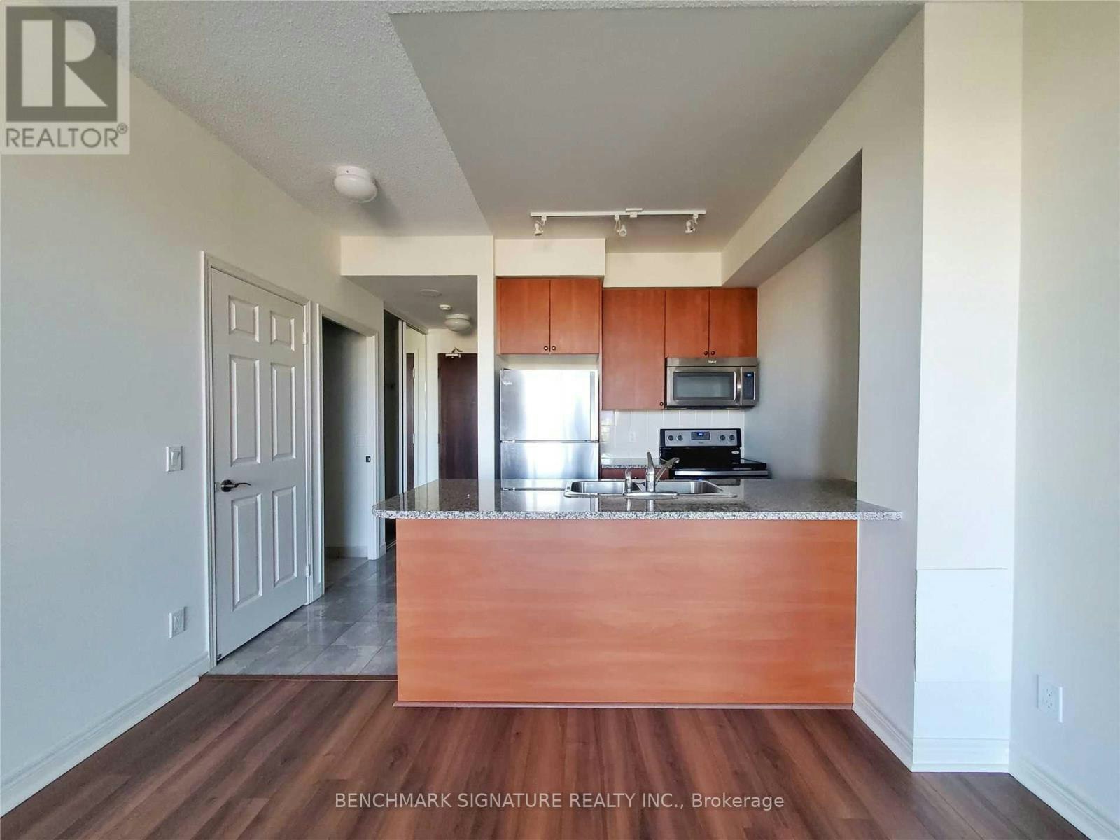 217-339 Rathburn Road W, Mississauga, ON, L5B 0K6 - 6