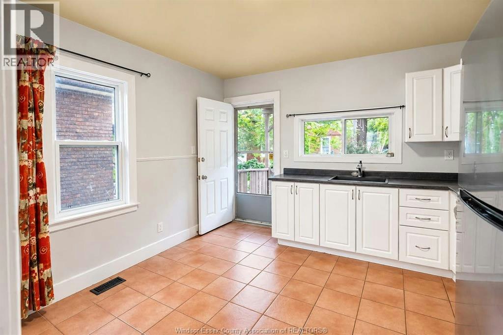 1349 Goyeau, Windsor, ON, N8X 3K9 - 9