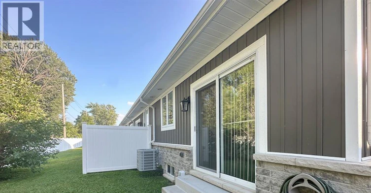 1932 Ethan Court, Windsor, ON, N9T 0B3 - 12