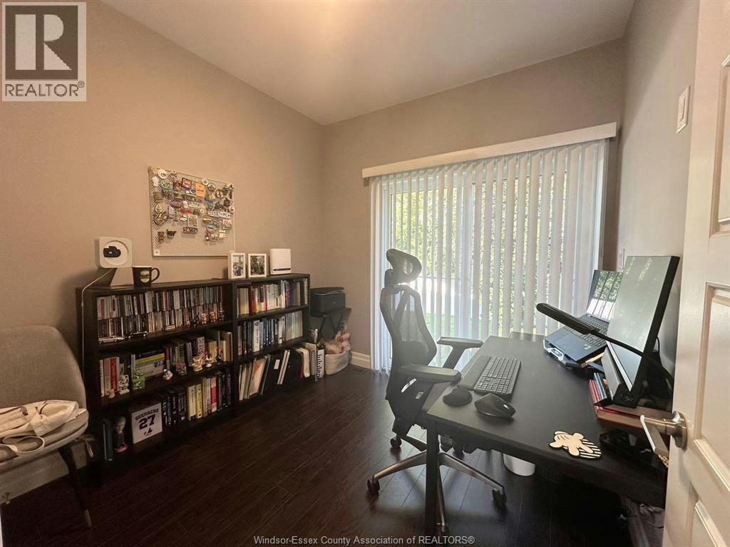 1932 Ethan Court, Windsor, ON, N9T 0B3 - 9