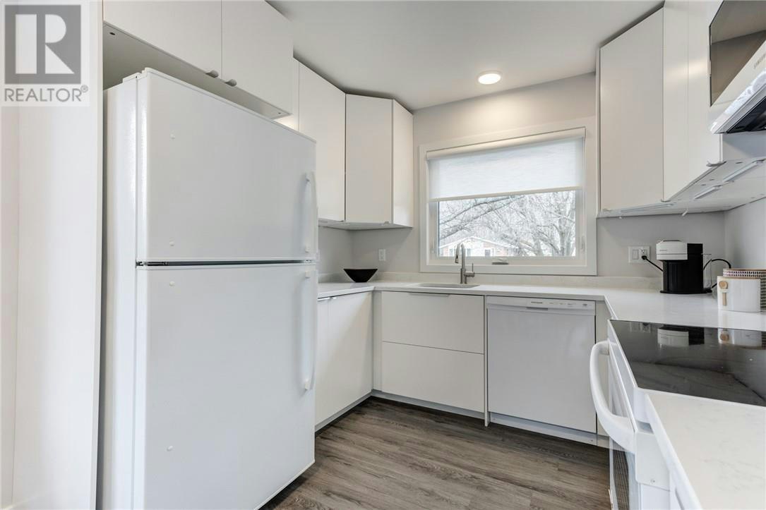 Upper-1246 Southview Drive, Greater Sudbury, ON, P3E 2L6 - 4