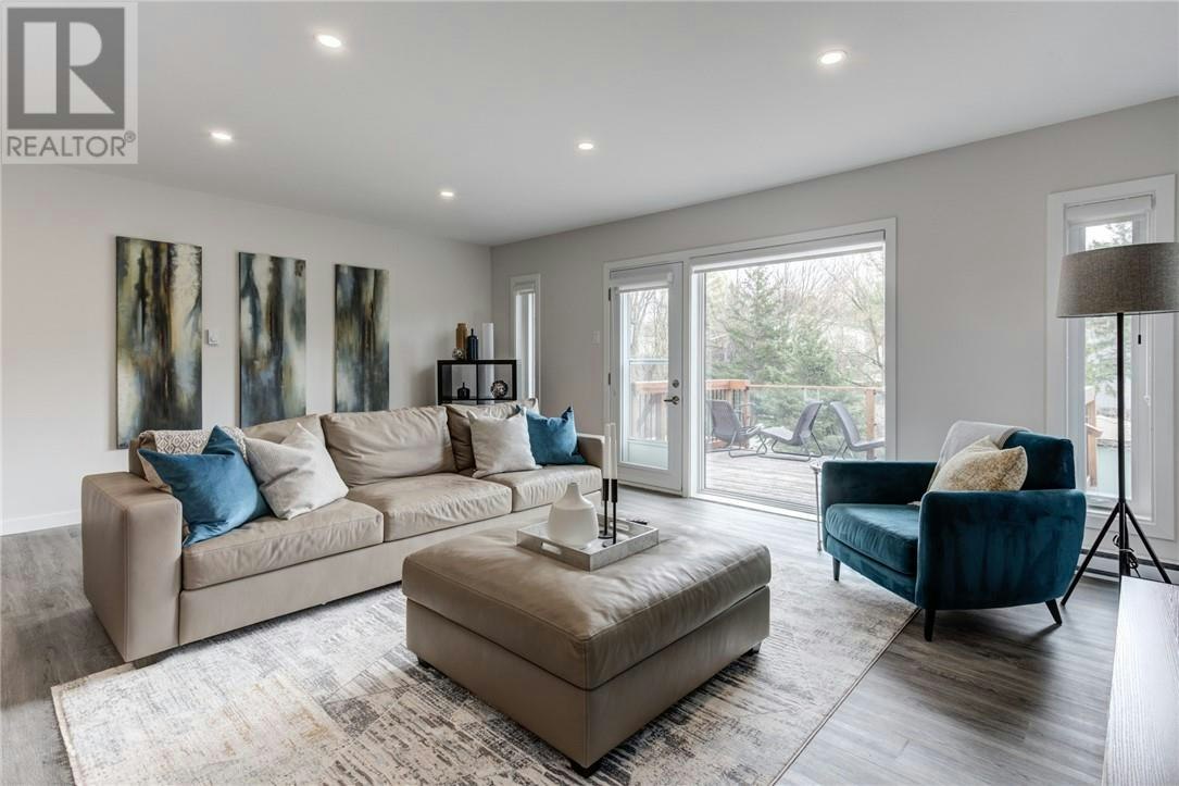Upper-1246 Southview Drive, Greater Sudbury, ON, P3E 2L6 - 9