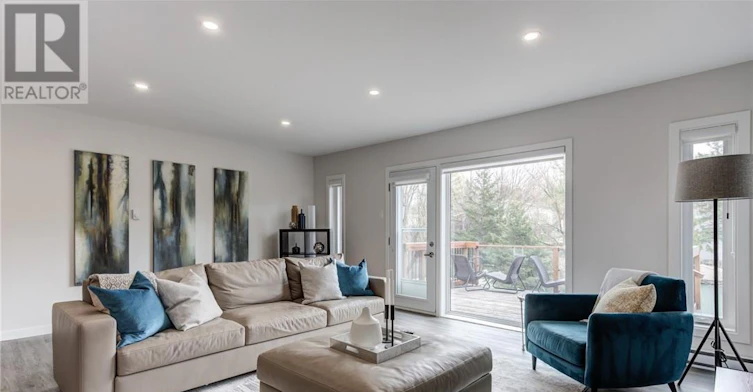 Upper-1246 Southview Drive, Greater Sudbury, ON, P3E 2L6 - 9