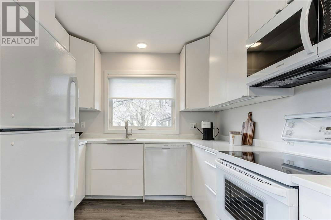 Upper-1246 Southview Drive, Greater Sudbury, ON, P3E 2L6 - 3