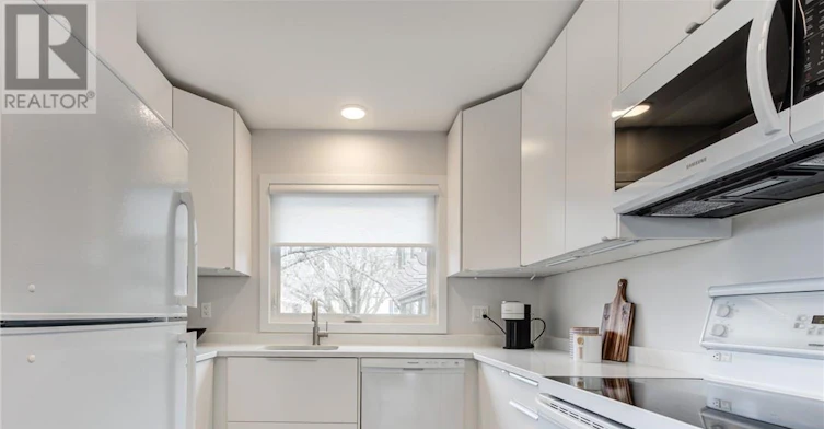 Upper-1246 Southview Drive, Greater Sudbury, ON, P3E 2L6 - 3