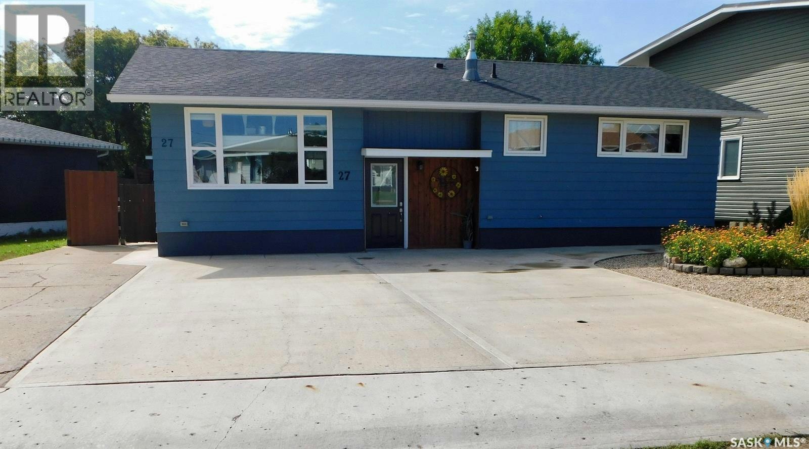 27 Kasper Crescent, Assiniboia, SK, S0H 0B0