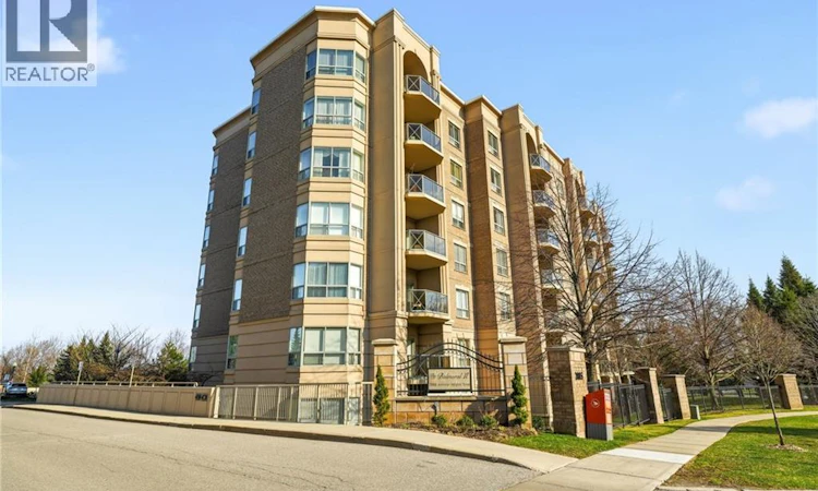 209-2085 Amherst Heights Drive