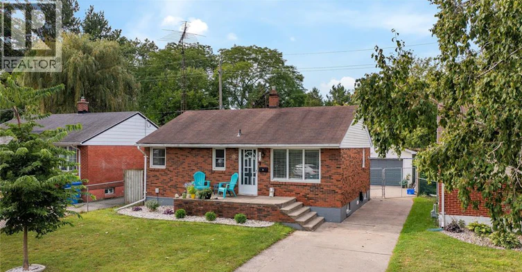 1215 Chappell, Windsor, ON, N9C 3C8