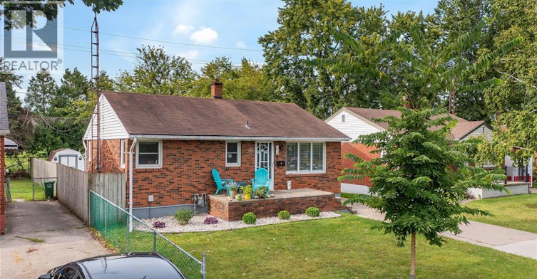1215 Chappell, Windsor, ON, N9C 3C8 - 2
