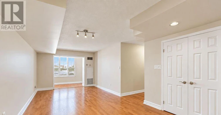 305-221 Robinson Street, Oakville, ON, L6J 7N9 - 4