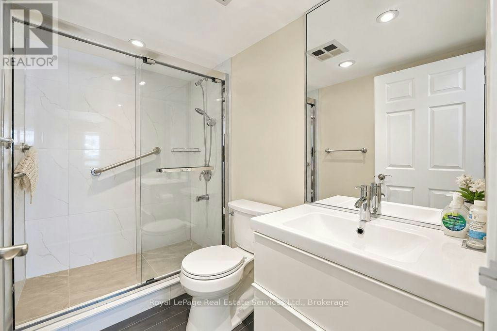 305-221 Robinson Street, Oakville, ON, L6J 7N9 - 17