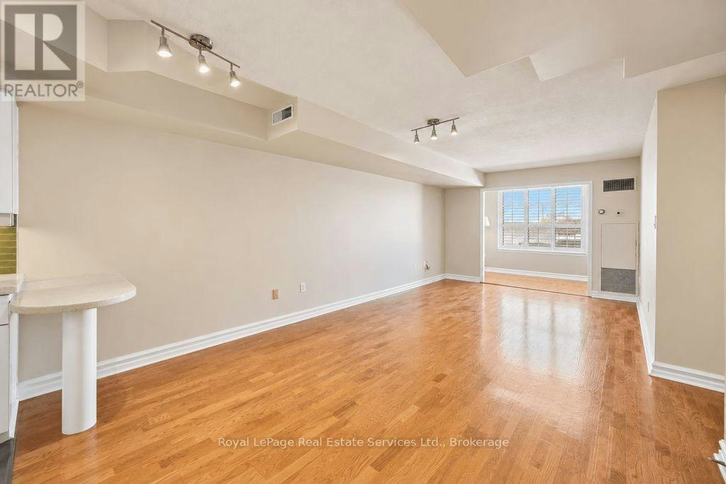 305-221 Robinson Street, Oakville, ON, L6J 7N9 - 5